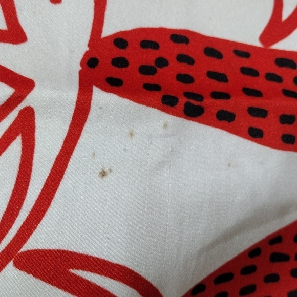 Cesar Manrique Art Scarf – Grey, Red, Black & White Fire Mountain Cactus 33.5x35 - Picture 8 of 11